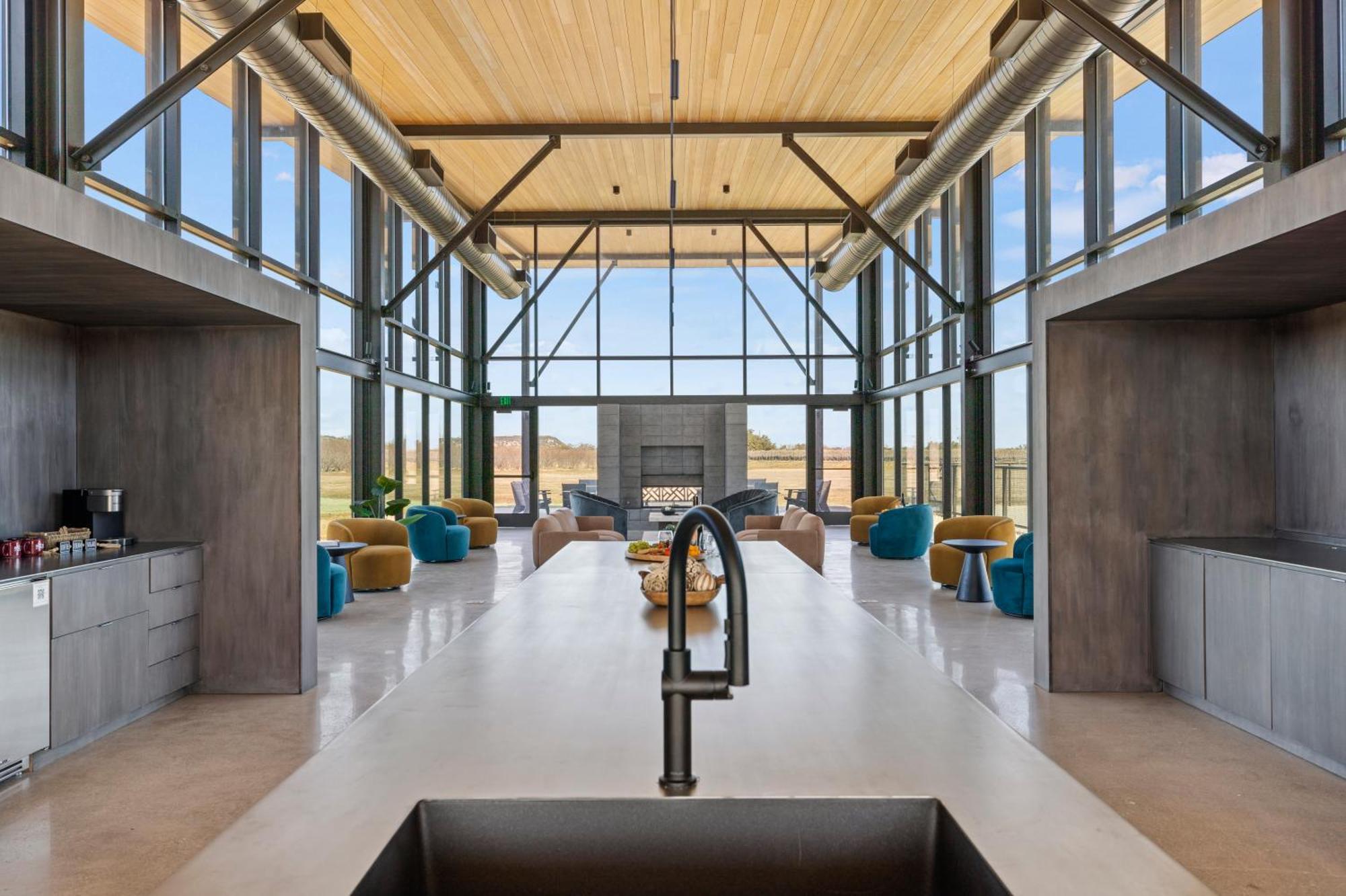הילטופ Skye Texas Hill Country Resort מראה חיצוני תמונה
